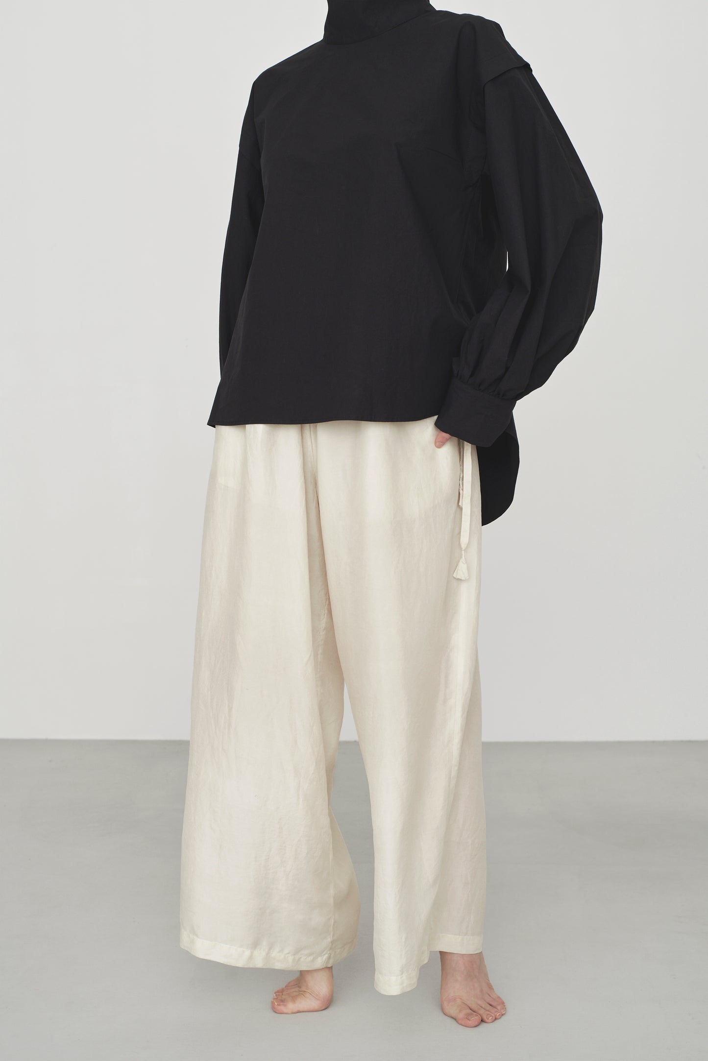 STANDARD / typewriter | HIGH COLLAR BLOUSE