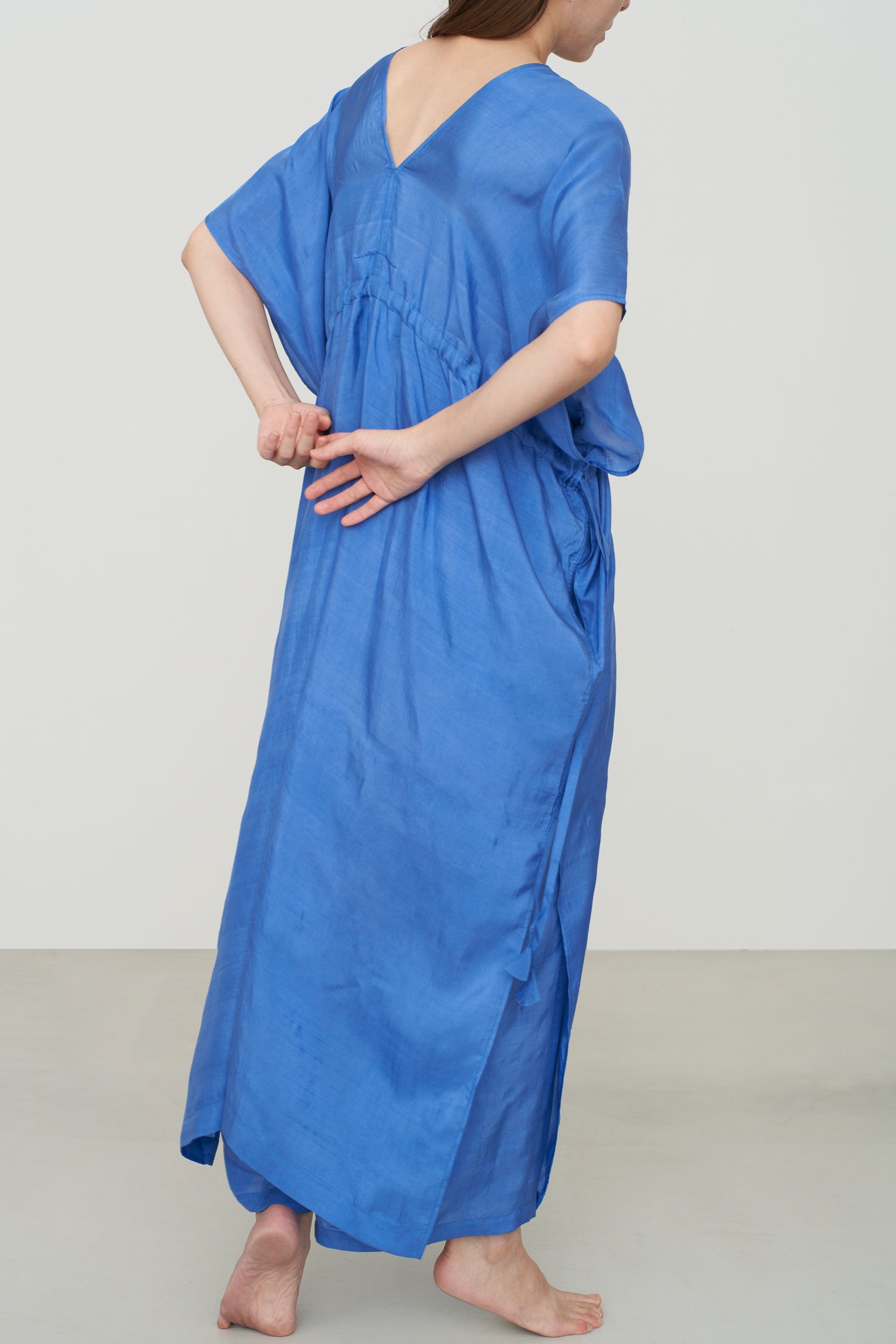 MULBERRY SILK | NEO KAFTAN DRESS blue / COUNTERPOINT