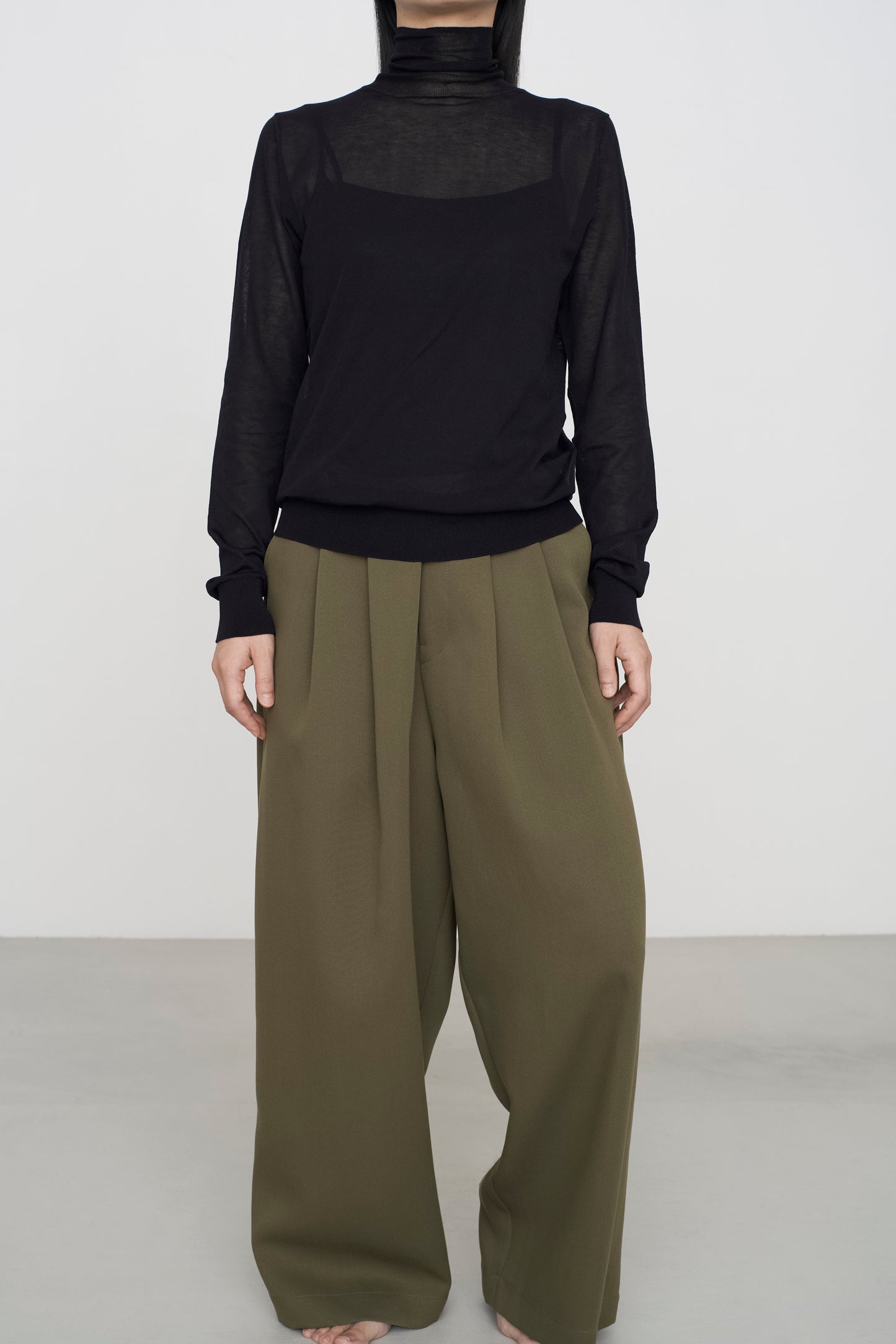 SKIN KNIT | TURTLE NECK black