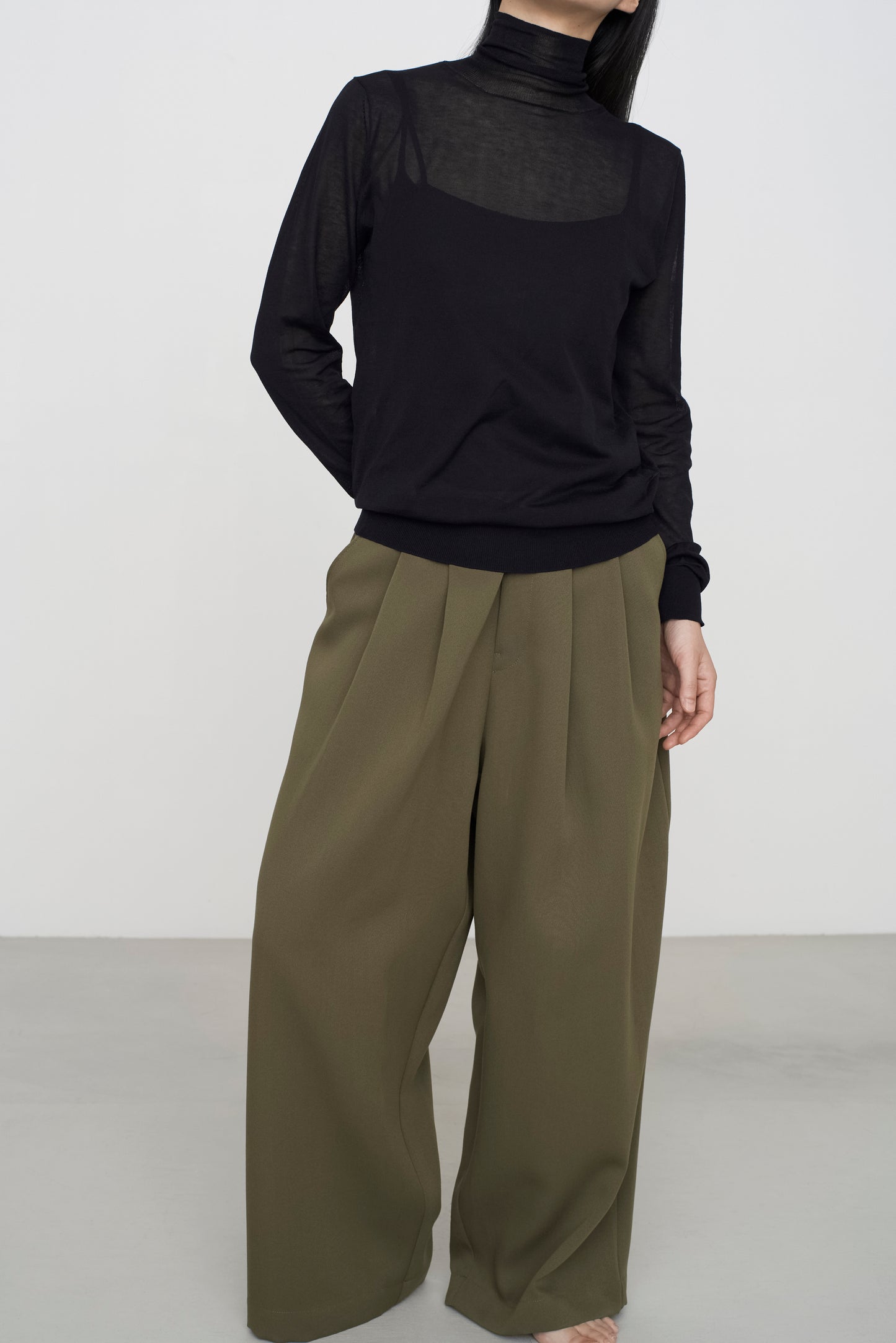 SKIN KNIT | TURTLE NECK black