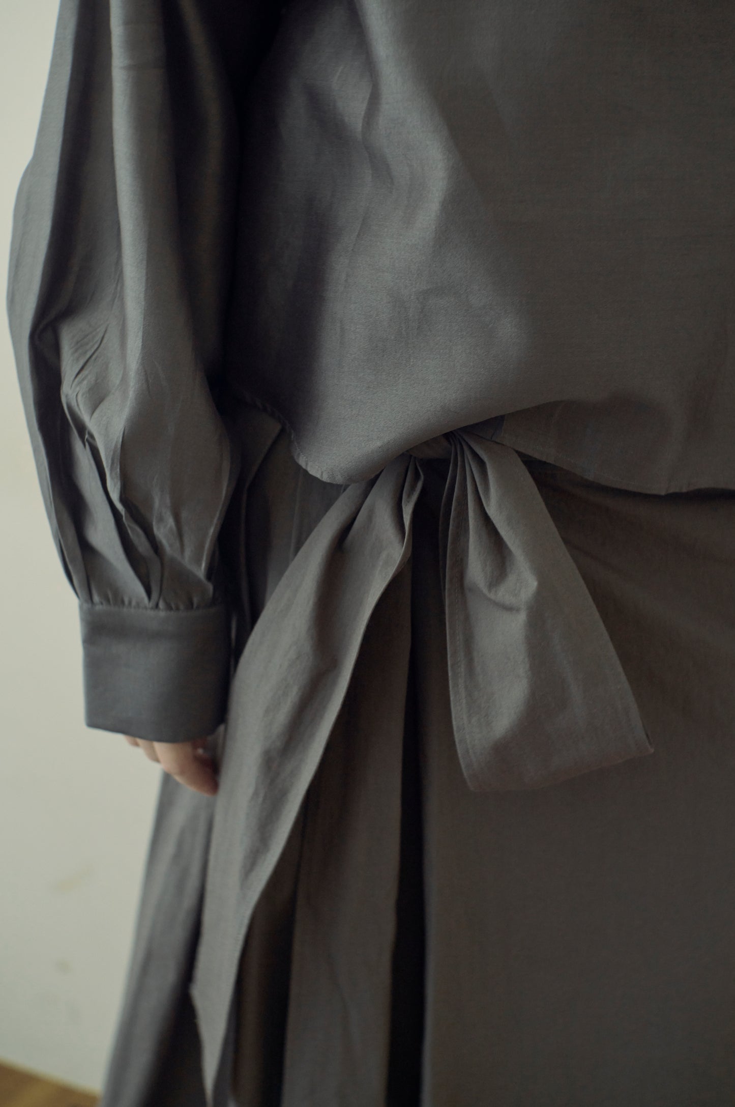 STANDARD / chanderi silk | PUFF SLEEVE BLOUSE gray