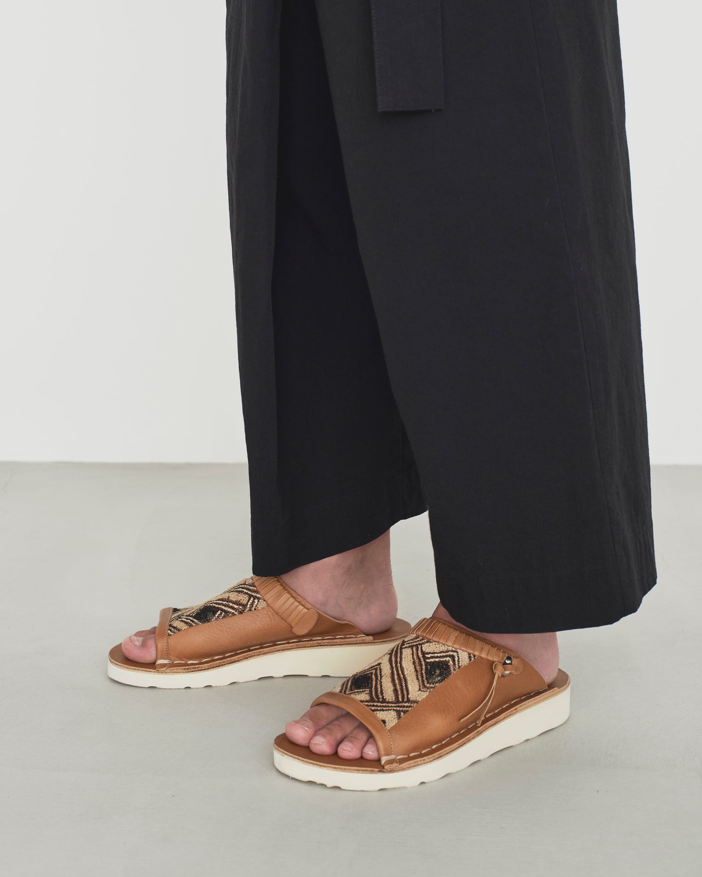 KUBA SANDAL / MEN camel