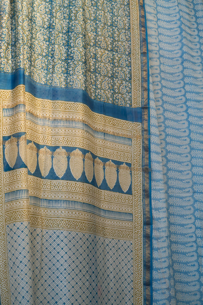 LIMITED BLOCK PRINT | NO COLLAR ROBE
