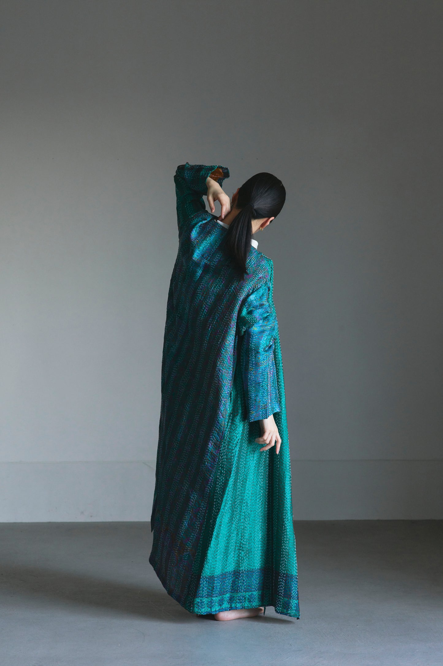 KANTHA｜NO COLLAR ROBE