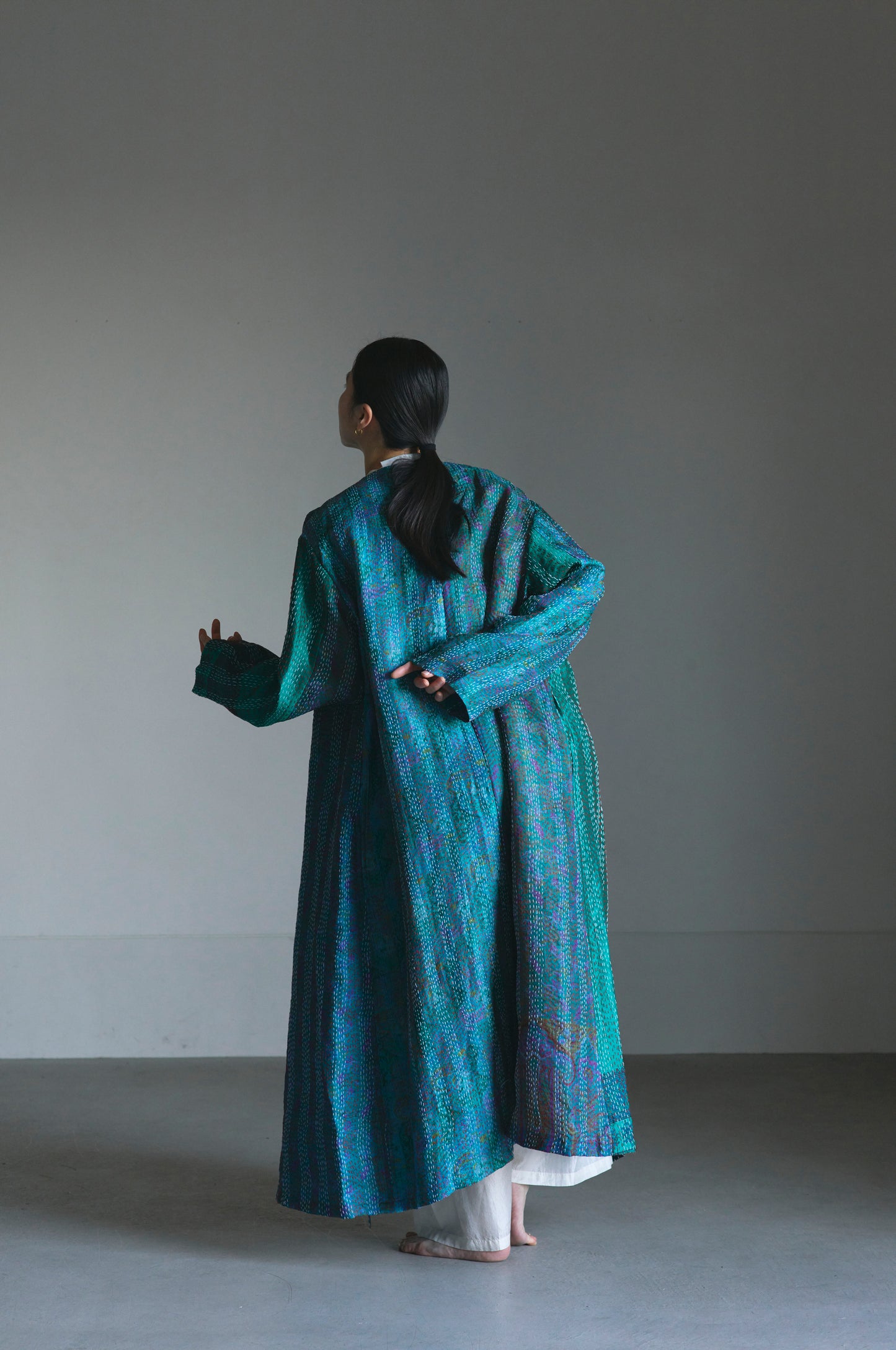 KANTHA｜NO COLLAR ROBE