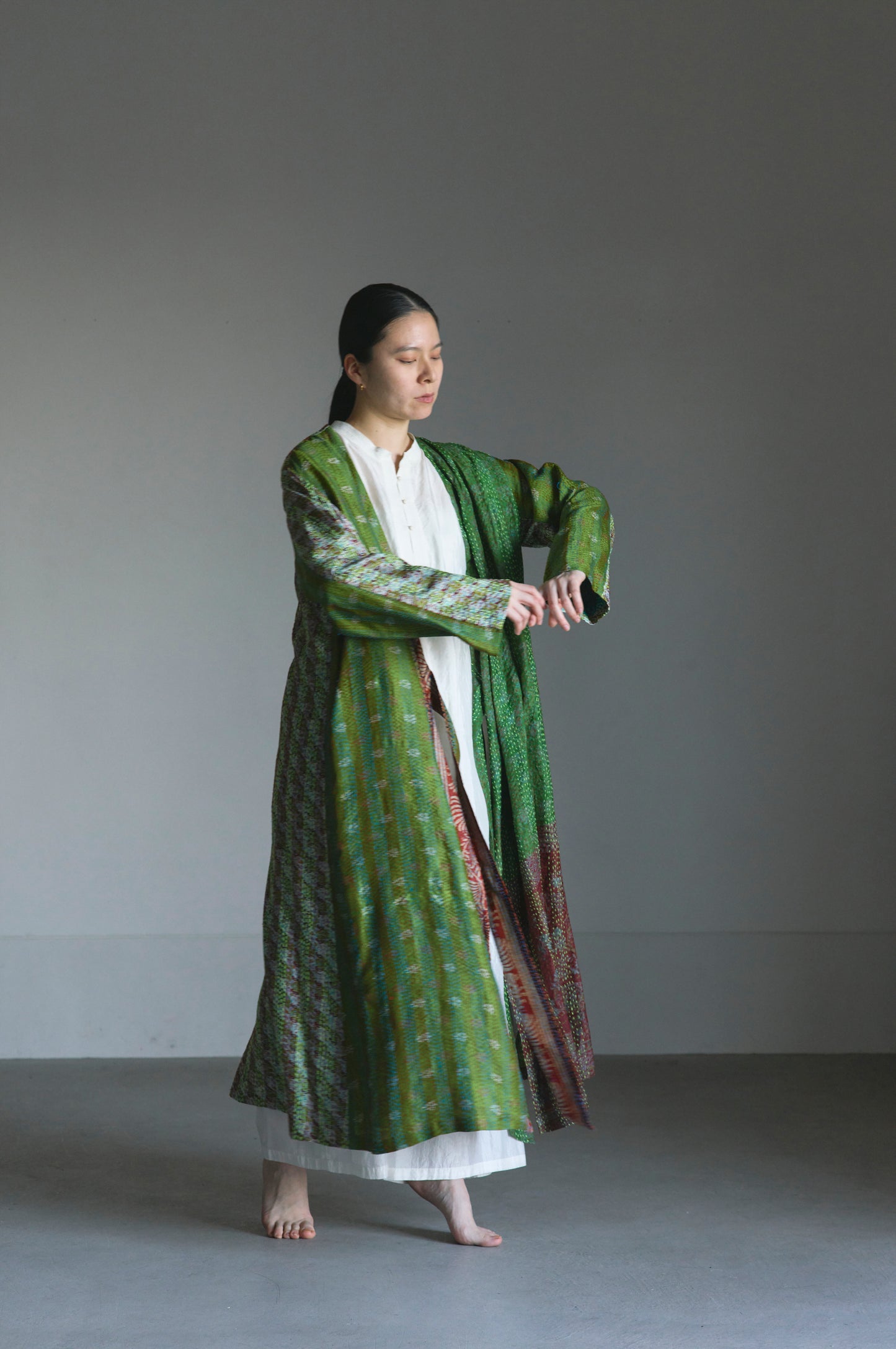 KANTHA｜NO COLLAR ROBE