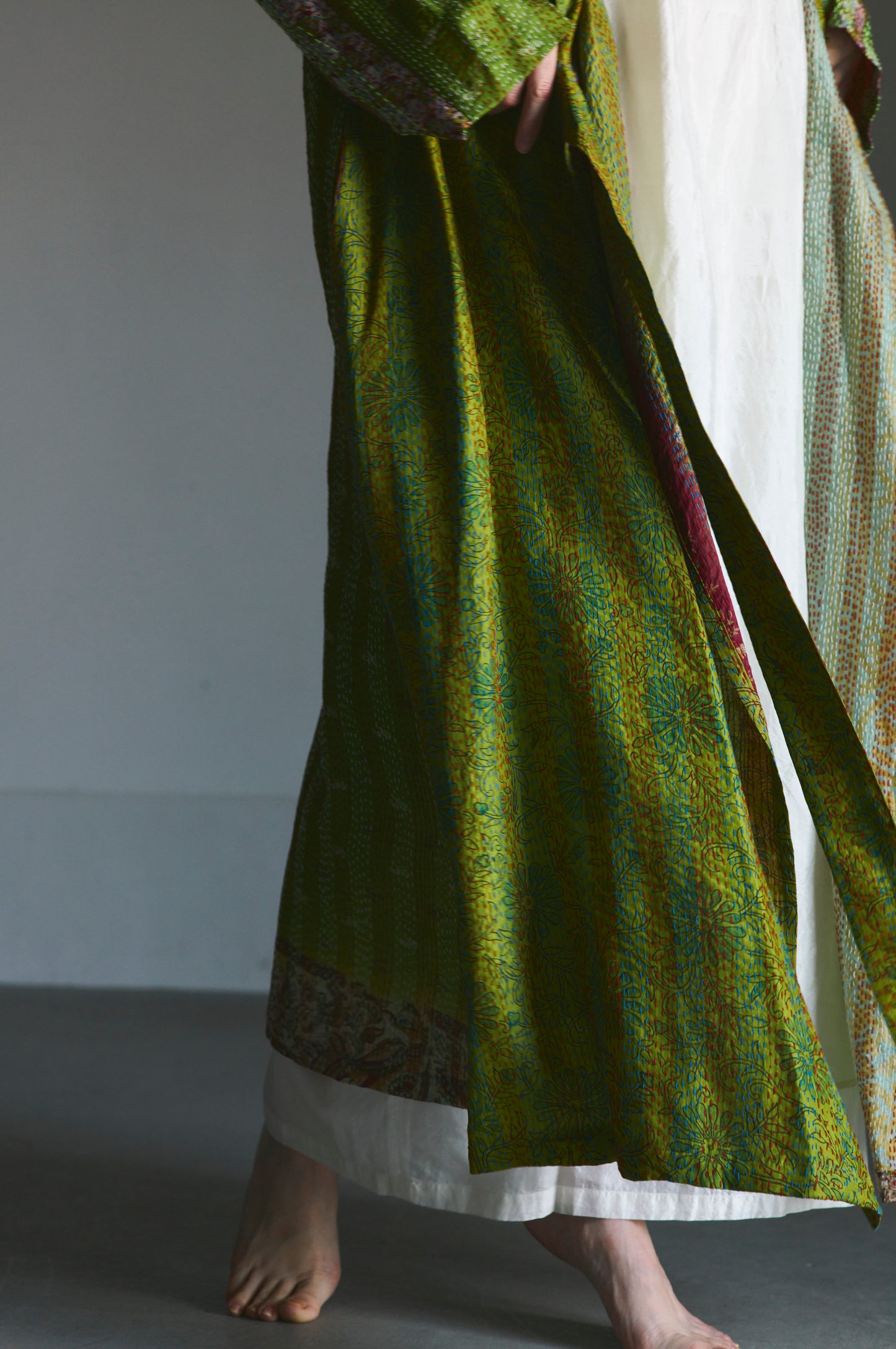 KANTHA｜NO COLLAR ROBE