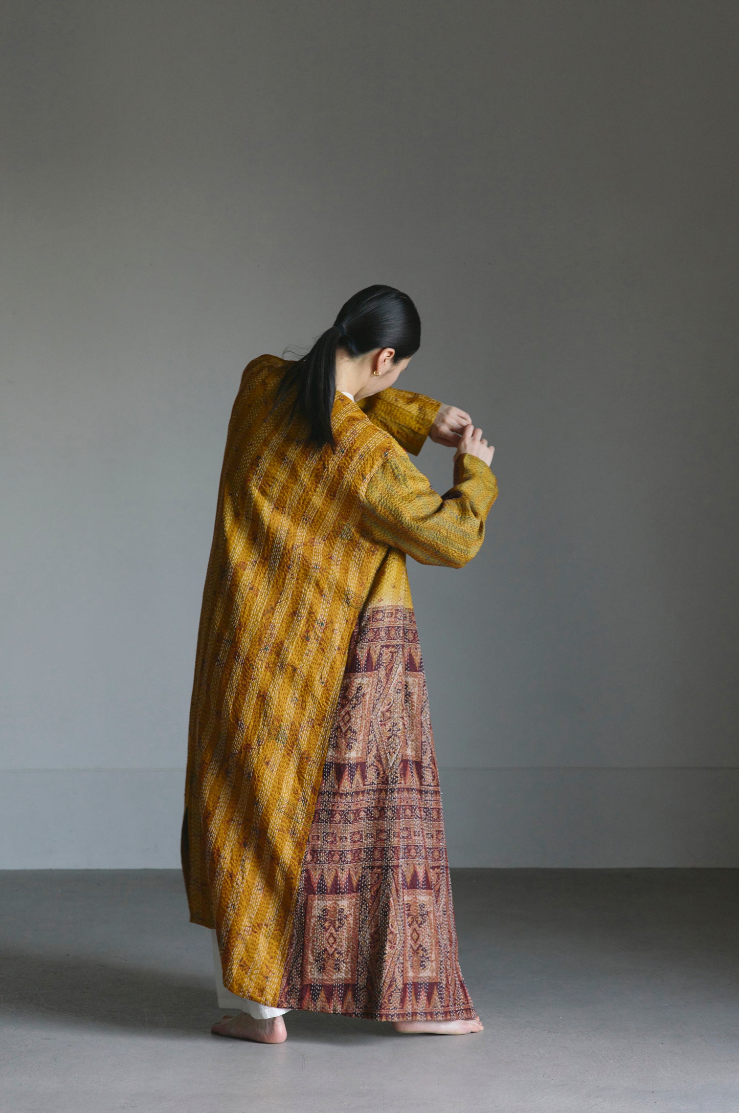 KANTHA｜NO COLLAR ROBE