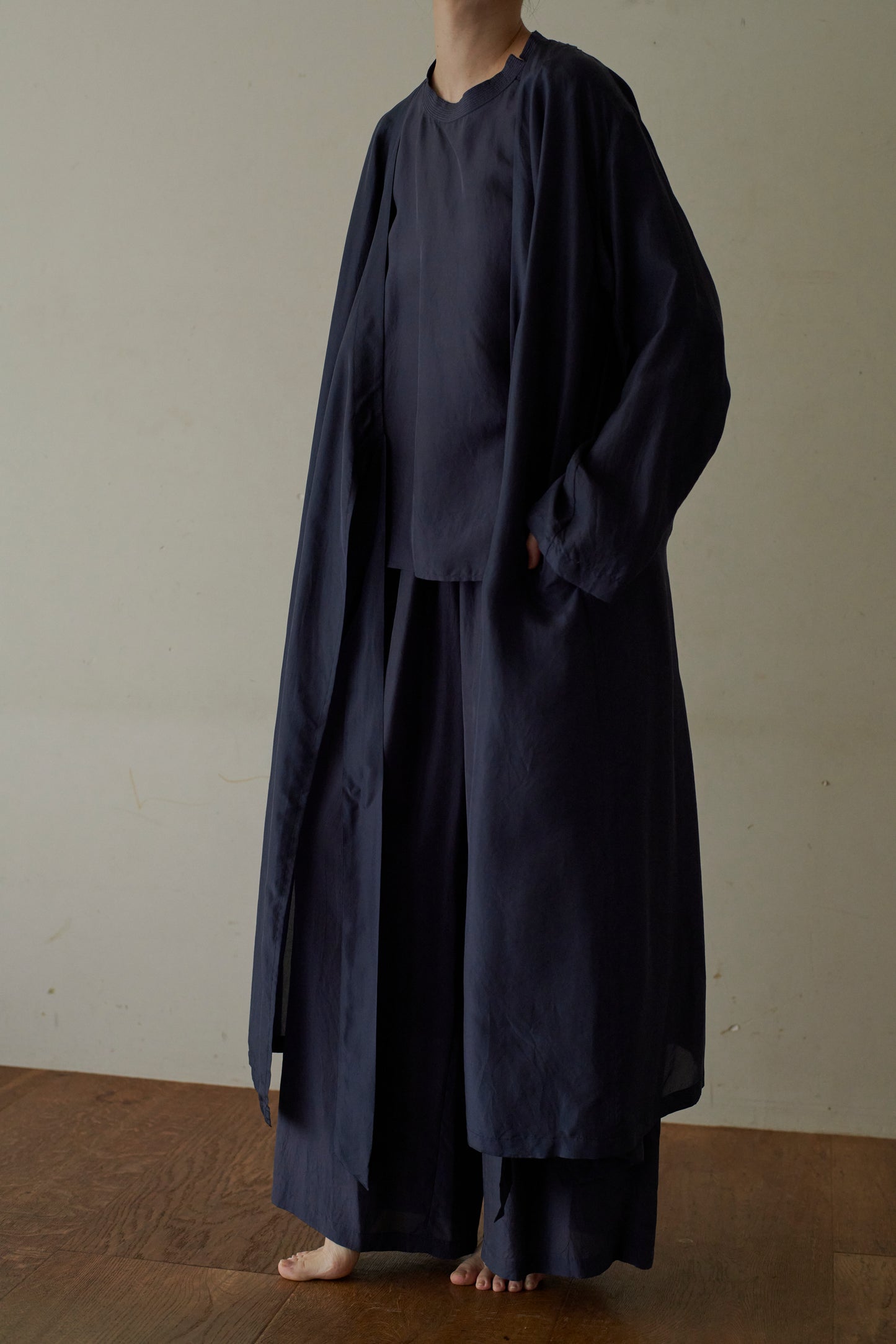 BANGALORE SILK | NO COLLAR ROBE / COUNTERPOINT