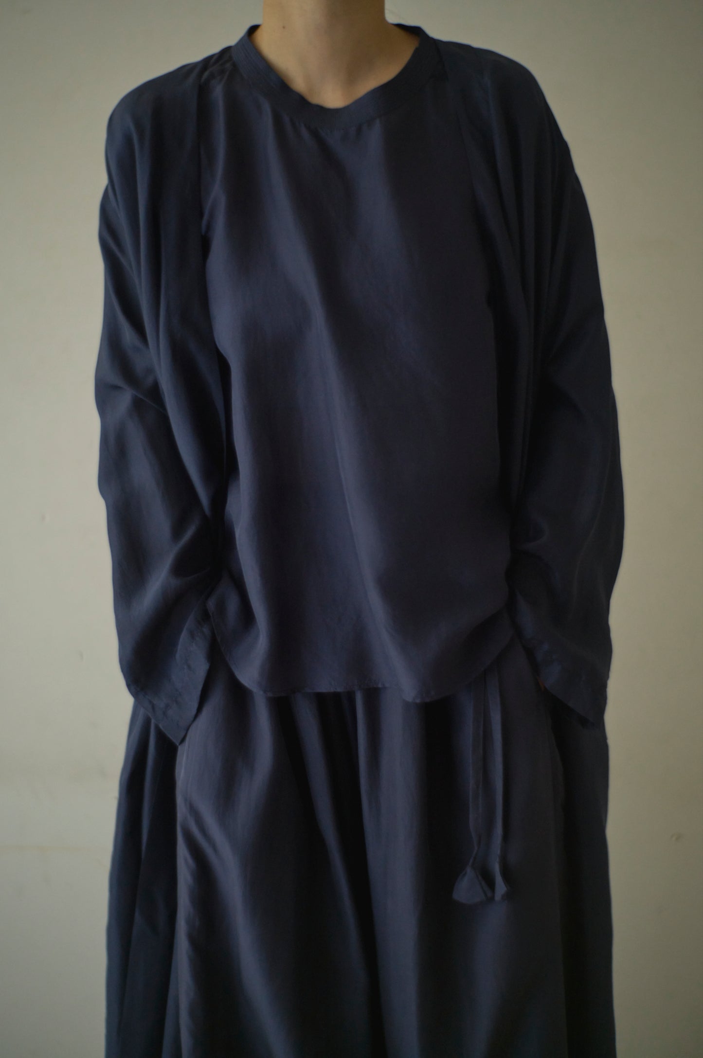 BANGALORE SILK | NO COLLAR ROBE / COUNTERPOINT