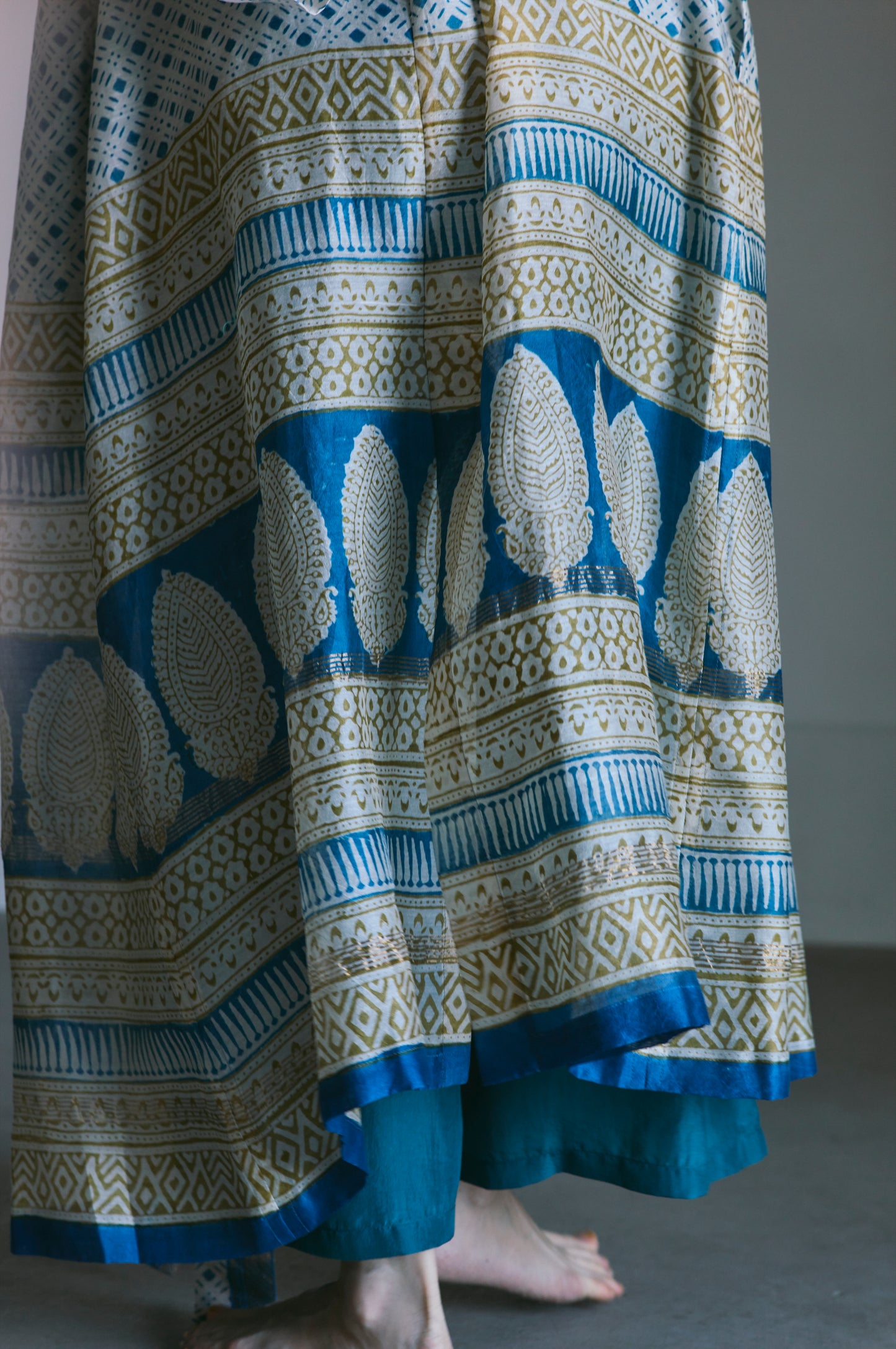 LIMITED BLOCK PRINT | NO COLLAR ROBE